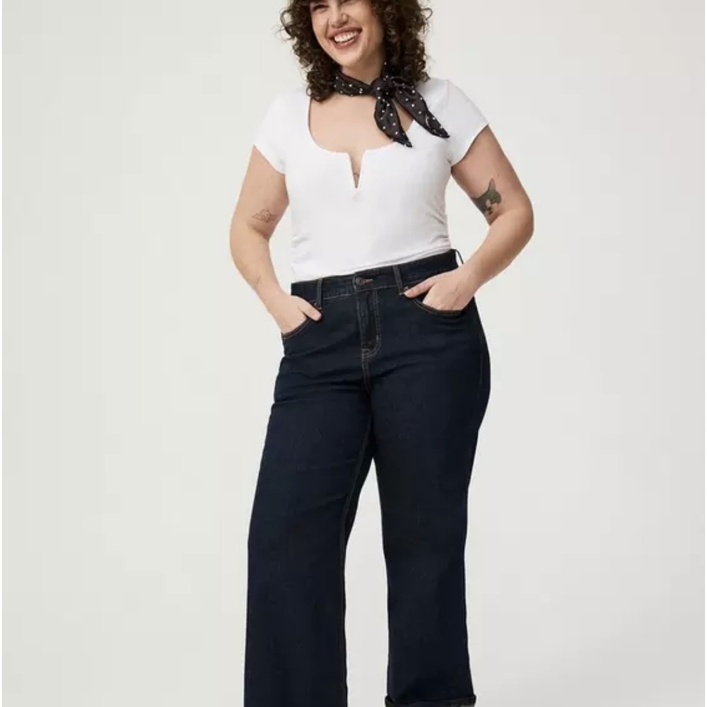 Torrid Foxy Scoop V-Wire Ruched Top
